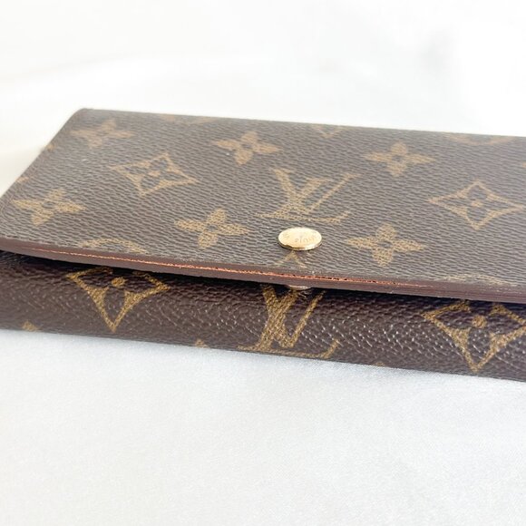 Louis Vuitton Monogram Wallet - Picture 8 of 16